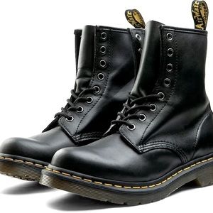 Dr. Martens 1460 Women’s Boots (size 6)